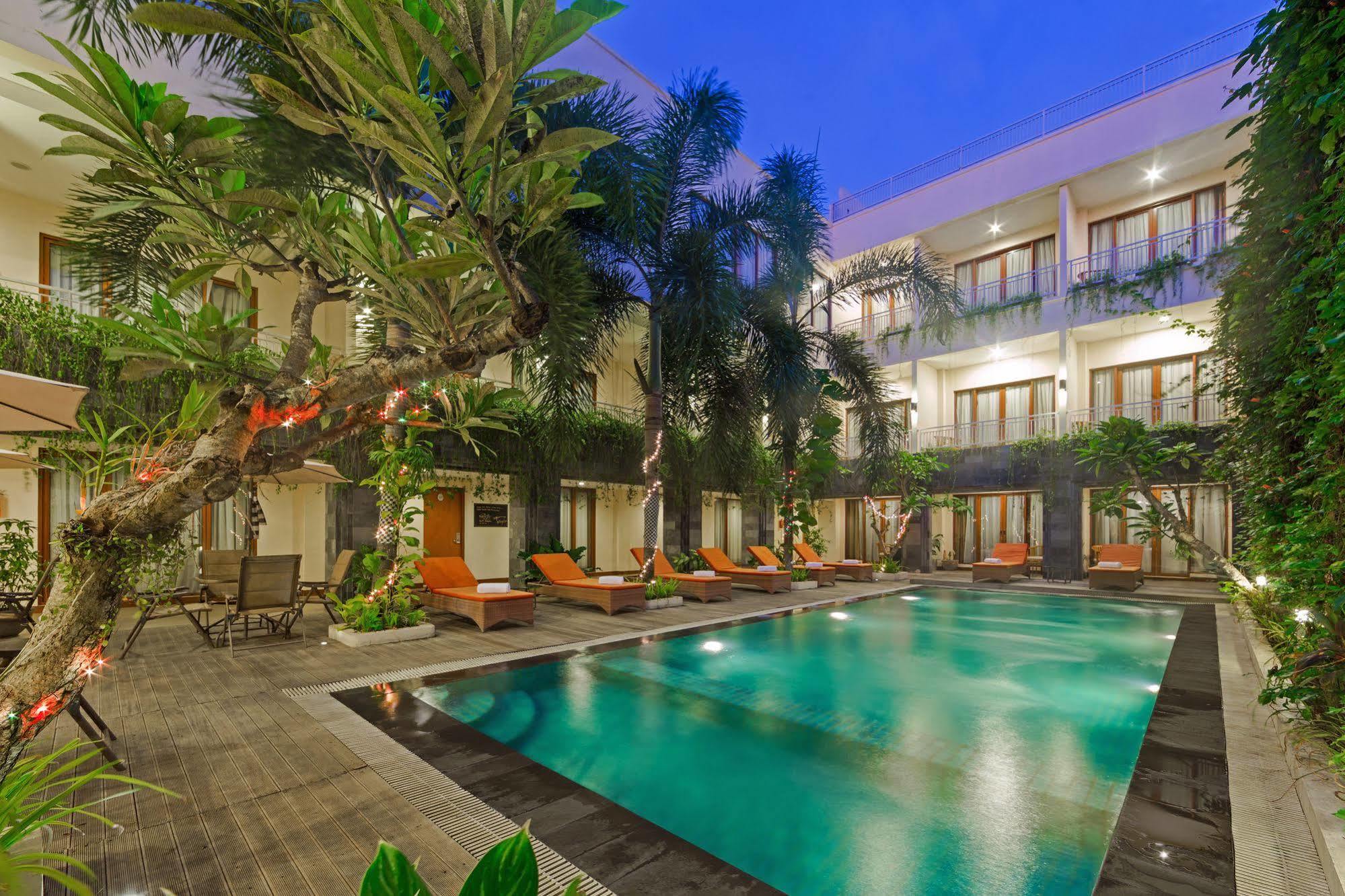 Zen Rooms Kuta Tuban Suites Bagian luar foto