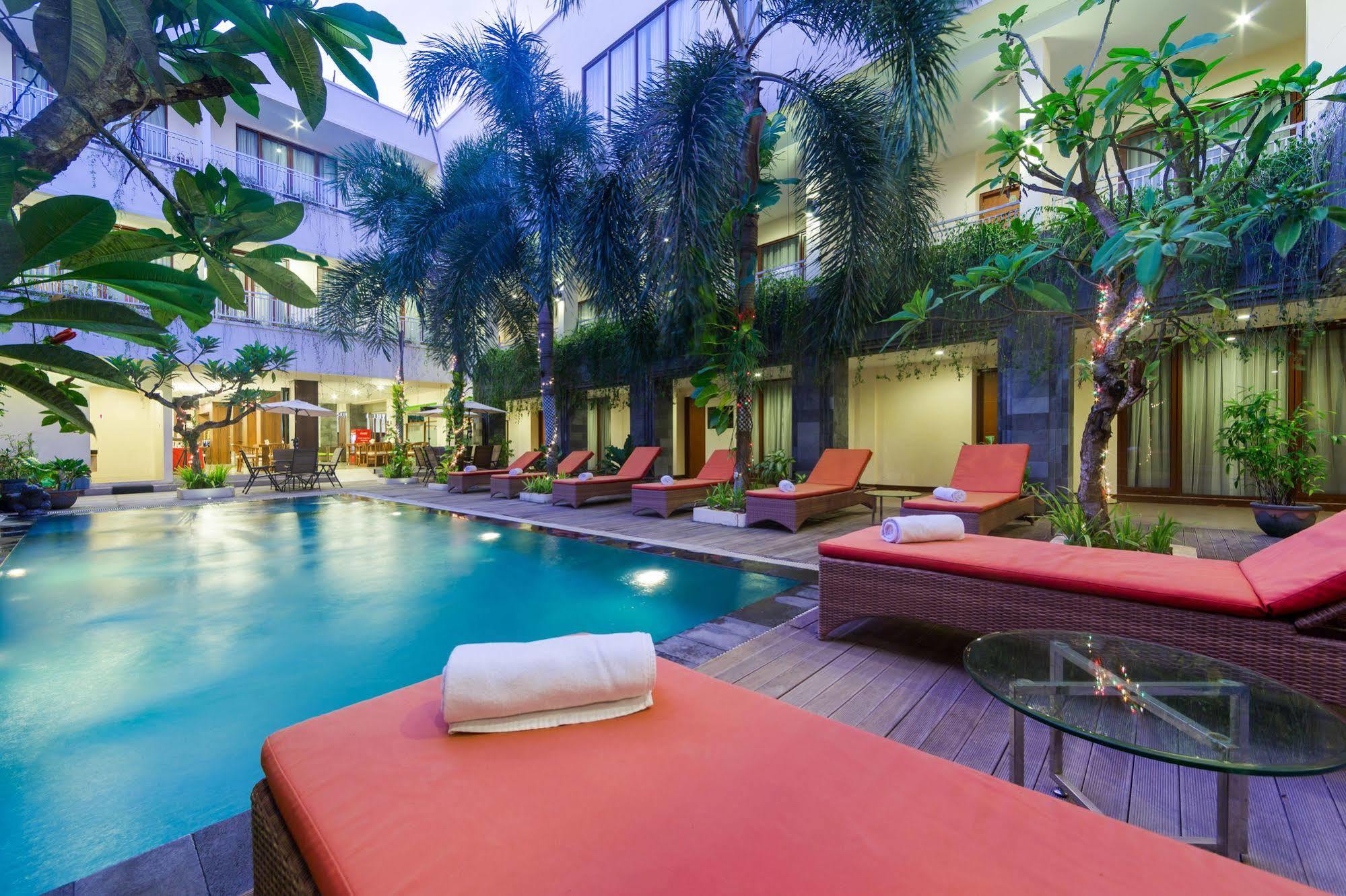 Zen Rooms Kuta Tuban Suites Bagian luar foto