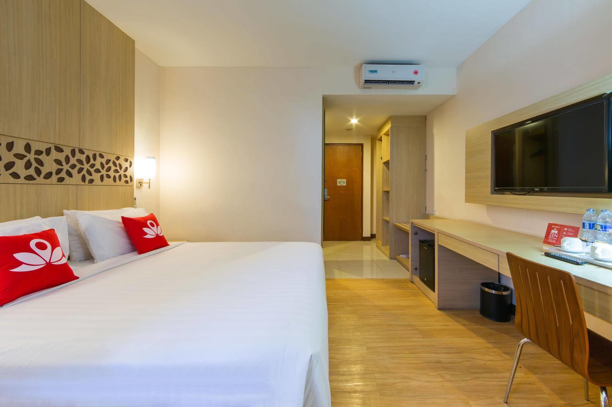 Zen Rooms Kuta Tuban Suites Bagian luar foto